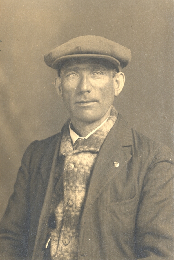 Titre original&nbsp;:  George Tuff, Second Hand of the SS Newfoundland, n.d. [Photographer S. H. Parsons and Sons]. Reproduced by permission of Archives and Special Collections (Coll. 115 16.04.032), Memorial University Libraries, St. John's, Newfoundland and Labrador.