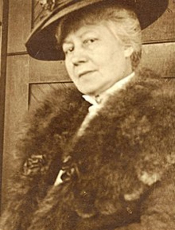 Original title:  Photo of Mary Augusta Hiester Reid.jpg