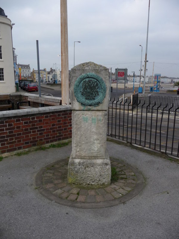 Original title:    Description English: Weymouth - Memorial This is a memorial to Richard Clark and John Endicott, both Weymouth men. 
 In 1585 Richard Clarke sailed with Sir Humphrey Gilberts voyage of discovery to Newfoundland.
 John Endicott set sail in 1628 on the ship Abigal, on an expedition which led to the founding of Salem Massachusetts, which later became the scene of the famous witch trials. Date 29 December 2008(2008-12-29) Source From geograph.org.uk Author Chris Talbot

Camera location 50° 36' 28.95" N, 2° 27' 2.74" W This and other images at their locations on: Google Maps - Google Earth - OpenStreetMap (Info)50.608042;-2.450760

