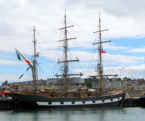 Original title:    Description English: The 'Jeanie Johnston' in Bangor [1] The 'Jeanie Johnston', a replica of a 19th century sailing ship was built at Blennerville, near Tralee, Co. Kerry, in 2002. Her design is based on the original Jeanie Johnston, a three masted barque that was originally built in Quebec, Canada in 1847 by the Scottish-born shipbuilder John Munn. The replica ship now operates as a sail training vessel, a famine history museum and a corporate entertainment venue. See both http://en.wikipedia.org/wiki/Jeanie_Johnston and http://www.jeaniejohnston.ie/ for more info. See also 641171 for a view of the ship in Belfast taken in 2007 and 2847932 for geograph images of her in other locations in the UK and Ireland. See also 844411, in Bangor at the same time. Date 15 June 2008 Source From geograph.org.uk Author Ross

Camera location 54° 39′ 57.33″ N, 5° 40′ 14.81″ W This and other imag