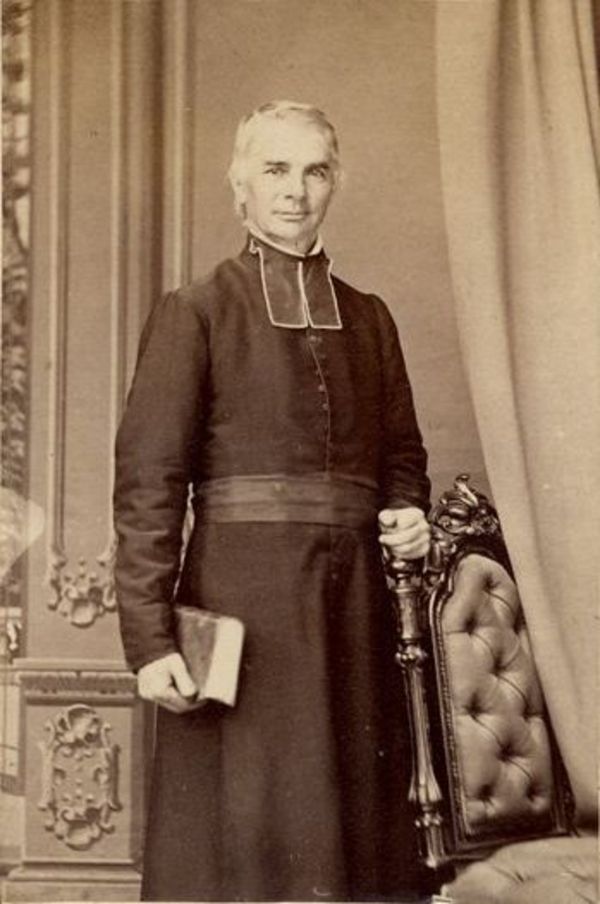 Titre original&nbsp;:    Description Français : Joseph-David Déziel (1806-1882), fondateur de la Ville de Lévis en 1861 English: Joseph-David Déziel,Roman Catholic parish priest Date circa 1860 Source Fonds J. E. Livernois Ltée - This image is available from the Bibliothèque et Archives nationales du Québec under the reference number P560,S2,D1,P268 This tag does not indicate the copyright status of the attached work. A normal copyright tag is still required. See Commons:Licensing for more information. Boarisch | česky | Deutsch | Zazaki | English | فارسی | suomi | français | हिन्दी | magyar | македонски | Nederlands | português | русский | ไทย | Tiếng Việt | +/− Author J. E. Livernois

