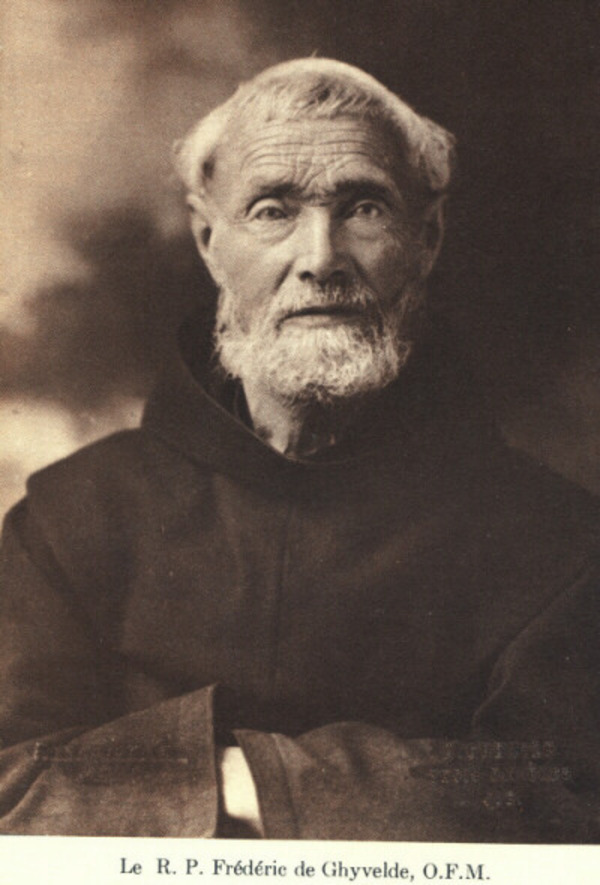 Titre original&nbsp;:    Description English: Father Frédéric Janssoone Date before 1916 Source http://mondieuetmontout.com/Marie-Claire-Daveluy.L.L.D.PARTIE-2-Couvent-voeux-missionnaire.htm Author Unknown

