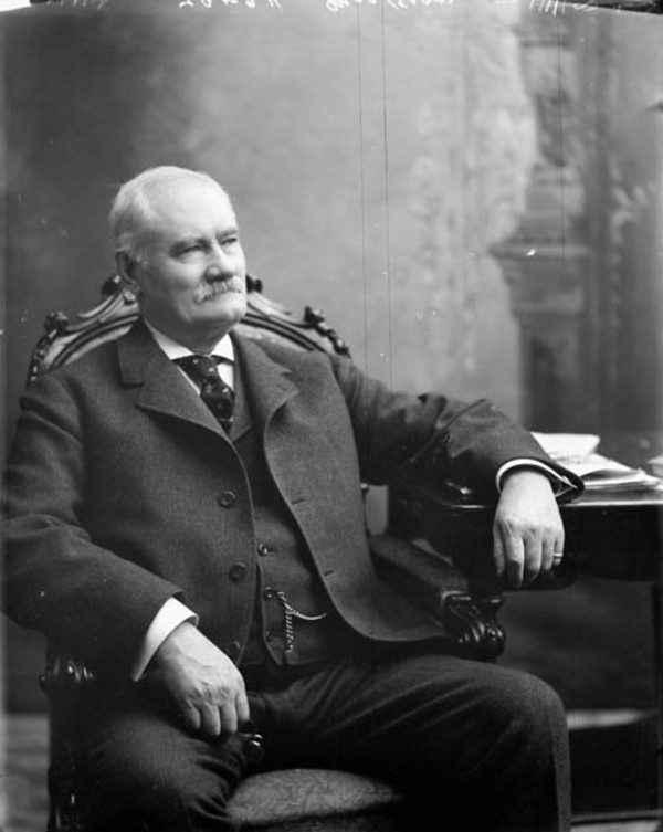 Original title:  Hon. David Mackeen (Senator) 