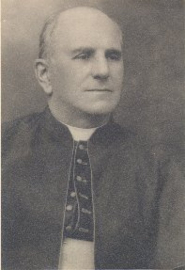 Original title:    Description English: Marcel-François Richard, circa 1905. Français : Marcel-François Richard vers 1905. Date 1905(1905) Source Centre d'études acadiennes Author Not specified - non spécifié Permission (Reusing this file) Public domainPublic domainfalsefalse This image (or other media file) is in the public domain because its copyright has expired. This applies to Australia, the European Union and those countries with a copyright term of life of the author plus 70 years. You must also include a United States public domain tag to indicate why this work is in the public domain in the United States. Note that a few countries have copyright terms longer than 70 years: Mexico has 100 years, Colombia has 80 years, and Guatemala and Samoa have 75 years, Russia has 74 years for some authors. This image may not be in the public domain in these countries, which moreover do not implement th