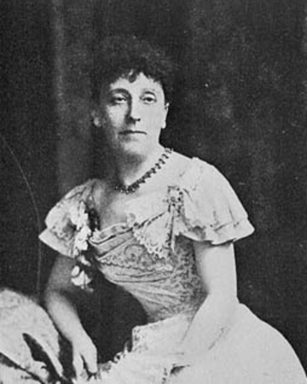 Titre original&nbsp;:    DescriptionÉmileBarthe01.jpg English: Picture of Émilie Lavergne, neé Émile Barthe. © Public Domain Source: National Archives of Canada, C-017964 Date Source http://www.collectionscanada.gc.ca/primeministers/h4-150.18-e.html#a146 Author National Archives of Canada



