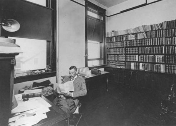 Titre original&nbsp;:  Photograph of J.C.F. Bown seated at desk in his law office. Annotated on back: "J.C.F. Bown". 
Repository: Legal Archives Society of Alberta
Reference code: LAS las-42-is-las-53-g-3